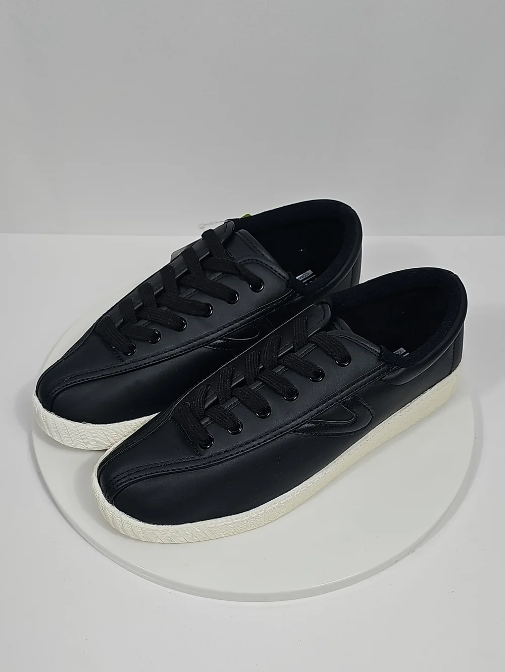 Tretorn Nylite PU Black Faux Leather Low Top Sneakers Ortholite NWT 7.5 Scandi